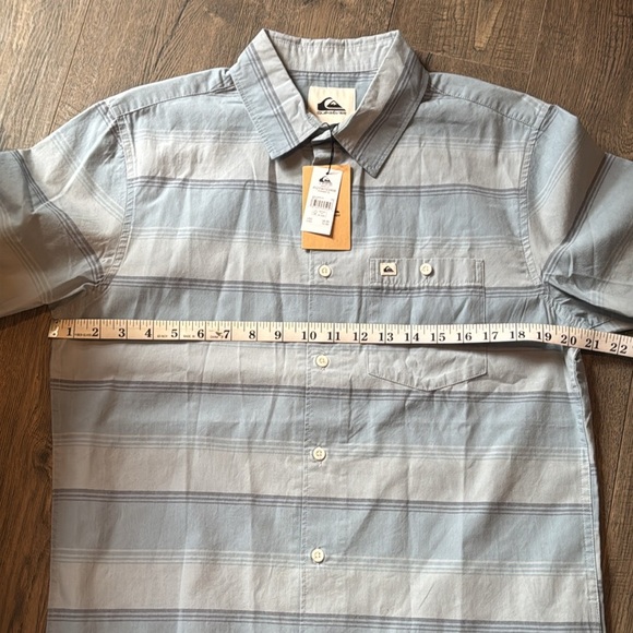Quicksilver  and or Short Sleeve Button-up Shirt Mens Size Small New With Tags - Picture 6 of 10